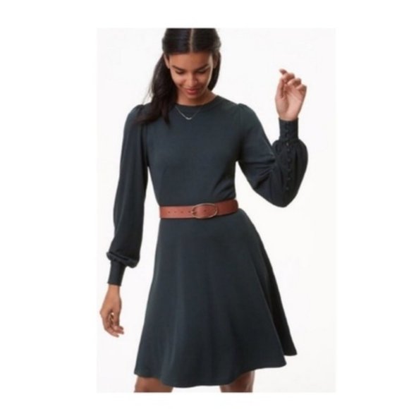 LOFT Dresses & Skirts - LOFT Long Botton Sleeve Dark Forest Green Dress